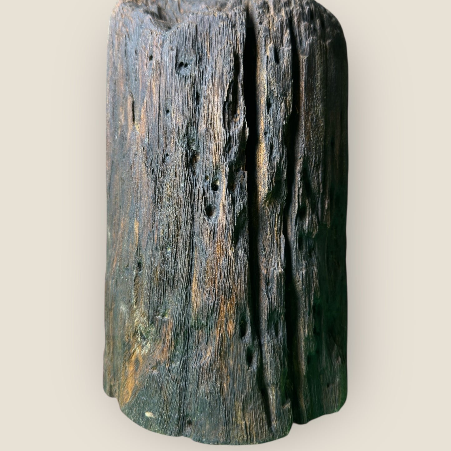 Hearthwood Pillar – Aged Driftwood Table Lamp
