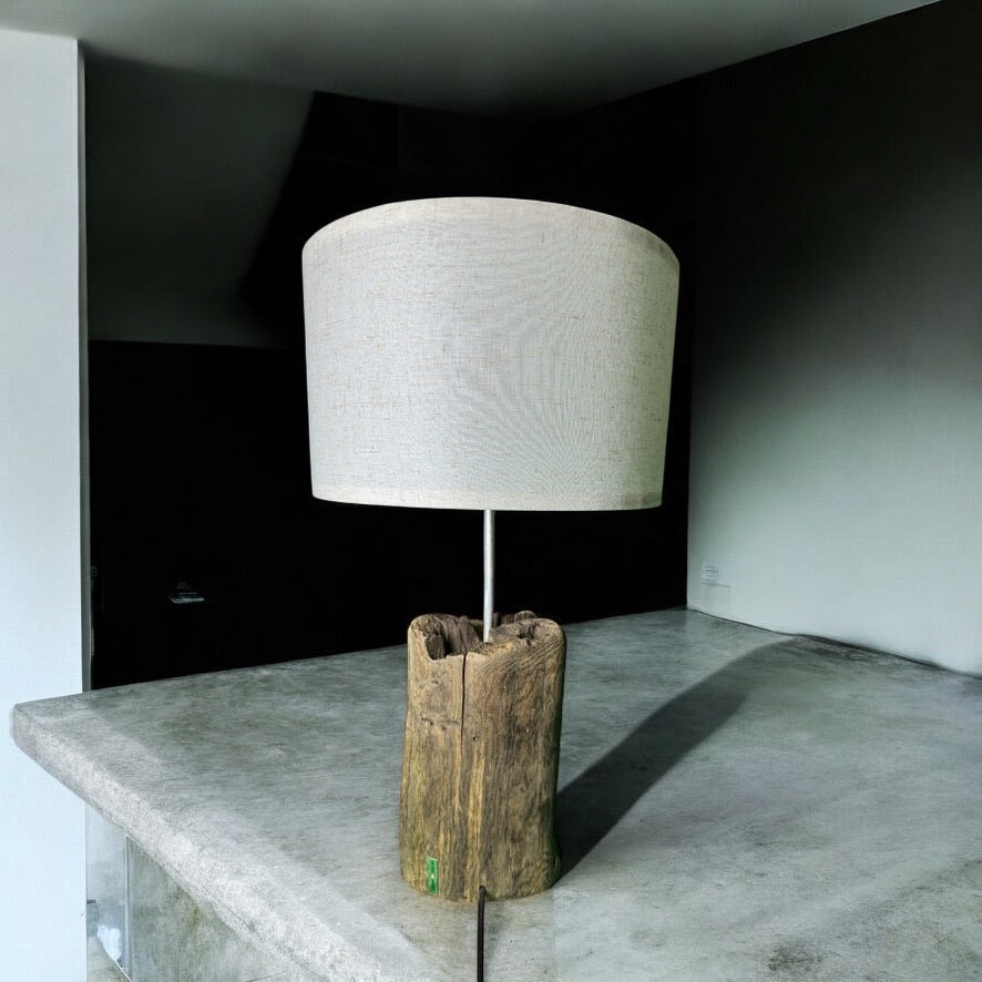 Homestead Glow – Weathered Pillar Table Lamp